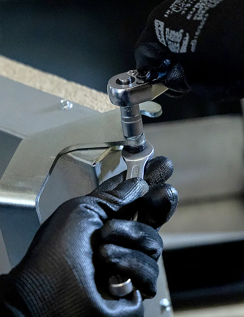Assembly — powered fastening close-up